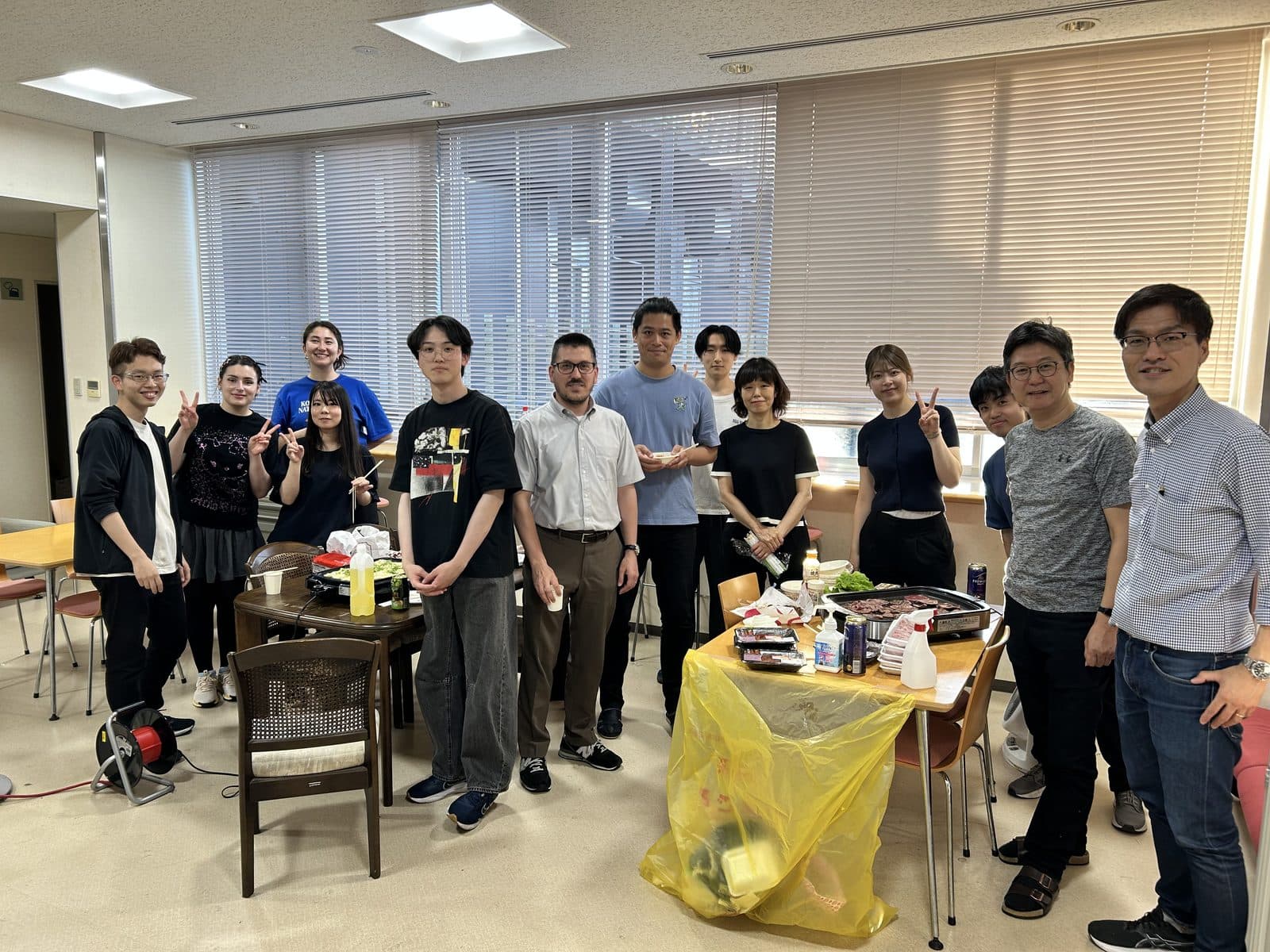 特別研究学生 Mirabela さんのお別れ会と、杉安研の皆さんとの懇親会を開催しました。